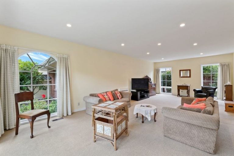 Photo of property in 6 Hanover Place, Ilam, Christchurch, 8041