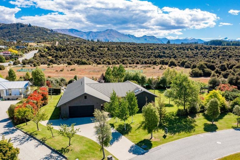 Photo of property in 9 Hikuwai Drive, Albert Town, Wanaka, 9305