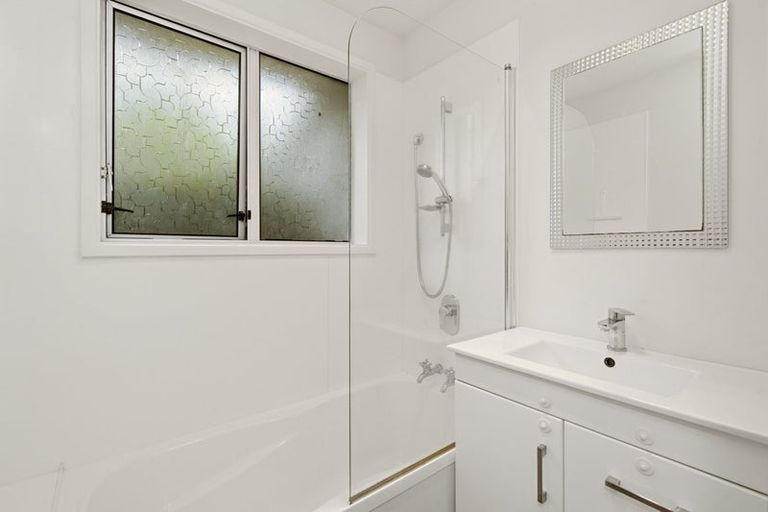 Photo of property in 4/122 Middlepark Road, Sockburn, Christchurch, 8042