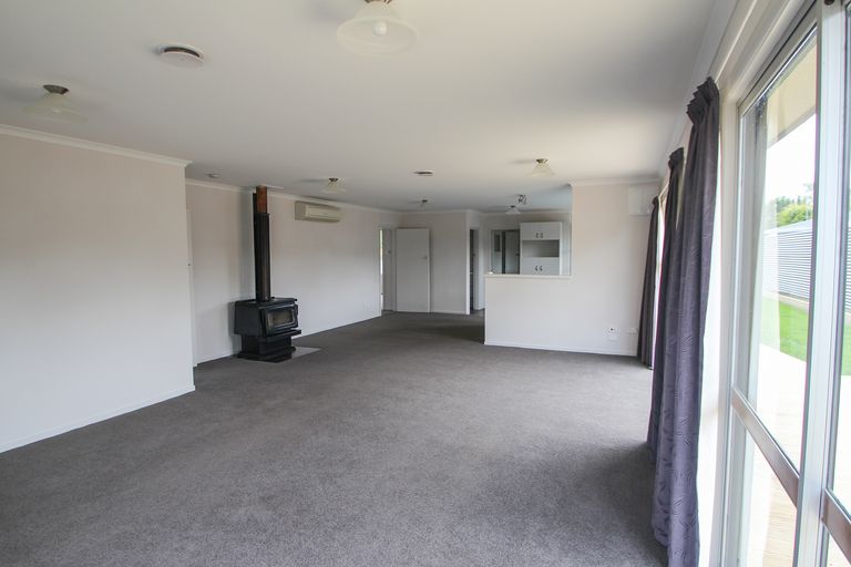Photo of property in 42 Gordon Street, Weston, Oamaru, 9401