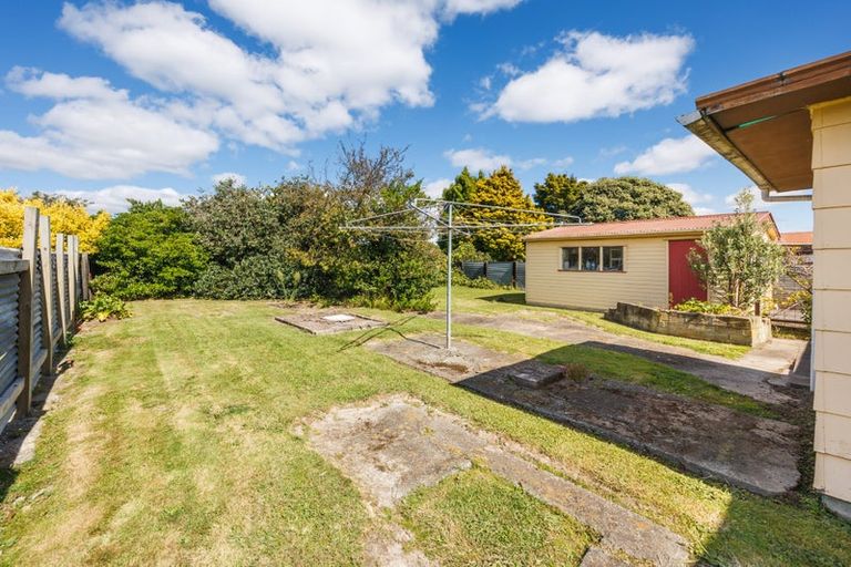 Photo of property in 34 Rhodes Drive, Kelvin Grove, Palmerston North, 4414