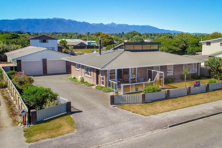 Photo of property in 33 Marine Parade, Carters Beach, Westport, 7825