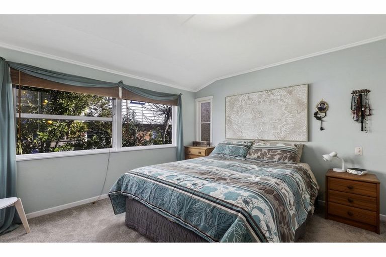 Photo of property in 941 Beach Road, Torbay, Auckland, 0630