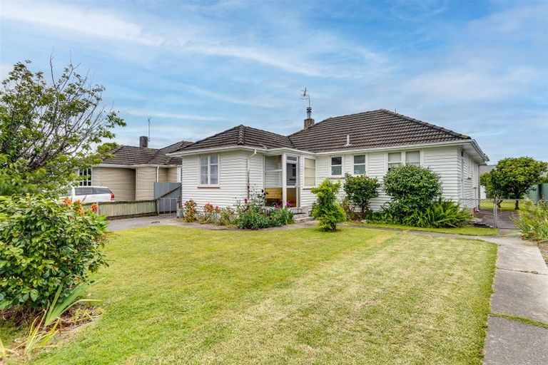 Photo of property in 12 Shackleton Street, Maraenui, Napier, 4110