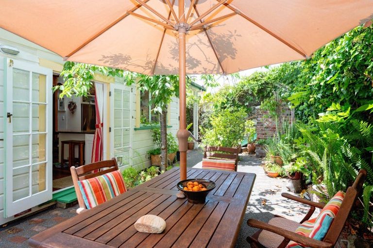 Photo of property in 7 Lincoln Road, Bluff Hill, Napier, 4110