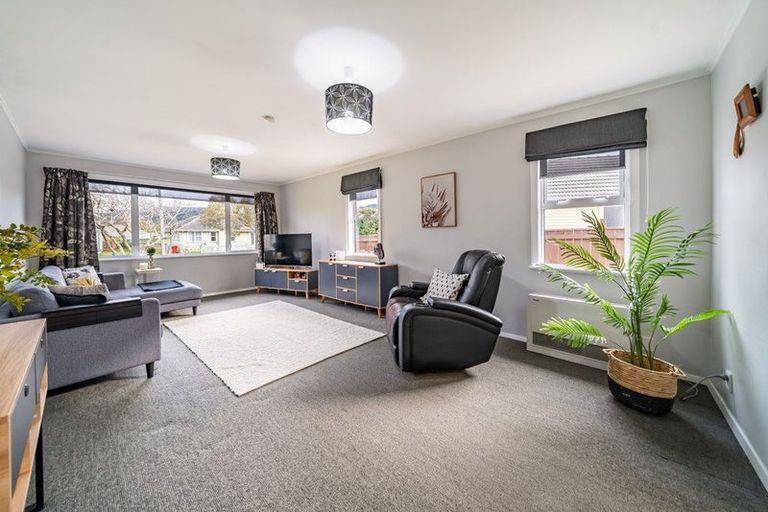 Photo of property in 17 Weka Grove, Elderslea, Upper Hutt, 5018