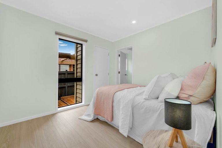 Photo of property in 3 Mimosa Place, Half Moon Bay, Auckland, 2012