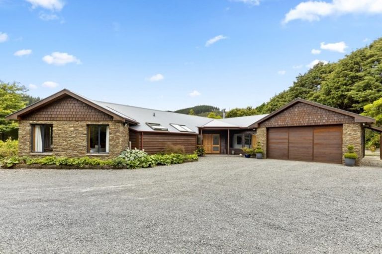 Photo of property in 959 Whitemans Valley Road, Whitemans Valley, Upper Hutt, 5371