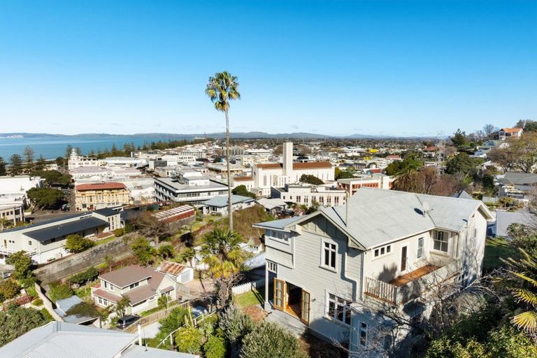 Photo of property in 16 Brewster Street, Bluff Hill, Napier, 4110