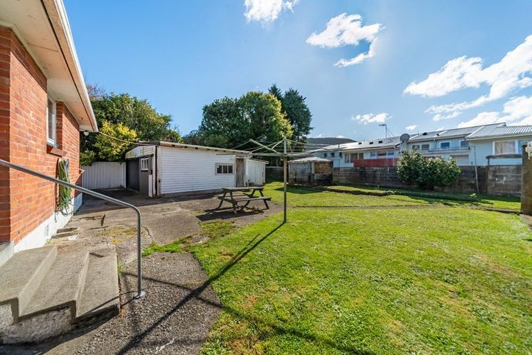 Photo of property in 35 Peck Street, Taita, Lower Hutt, 5011