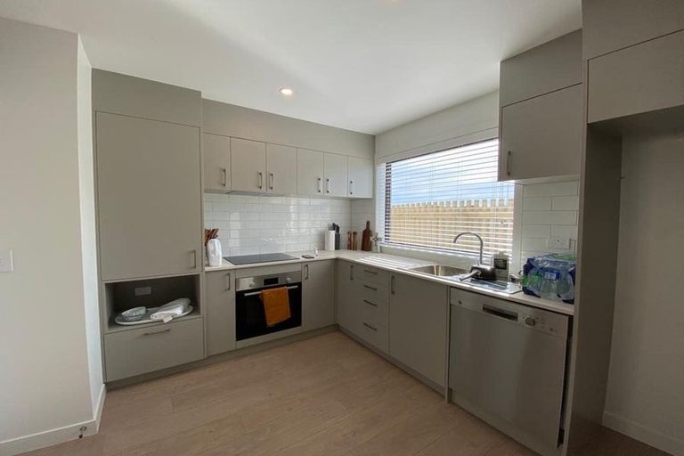 Photo of property in 2/5 Brandon Road, Glen Eden, Auckland, 0602