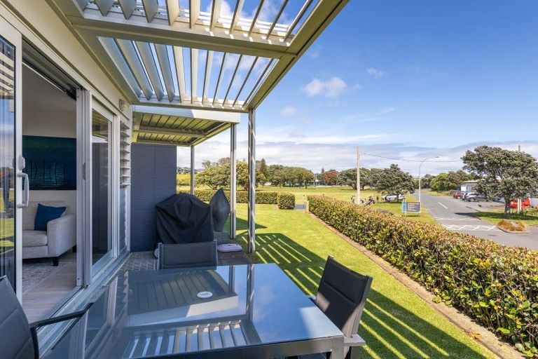 Photo of property in Weekeston Apartments, 2a Nobs Line, Strandon, New Plymouth, 4312