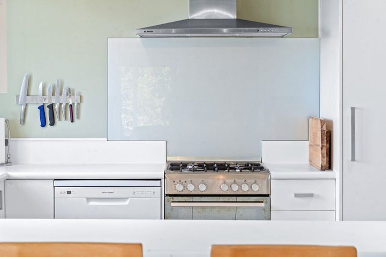 Photo of property in 88 Birkdale Road, Birkdale, Auckland, 0626