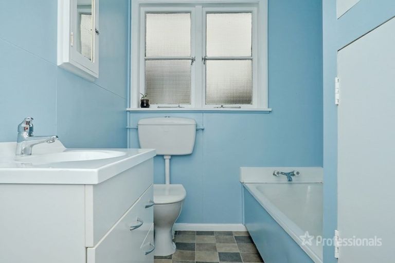 Photo of property in 75 Victoria Street, Carterton, 5713