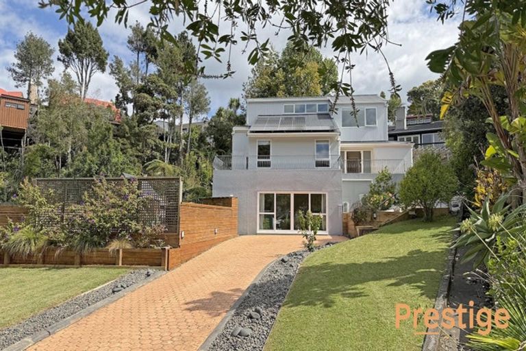 Photo of property in 29 Holyoake Place, Chatswood, Auckland, 0626