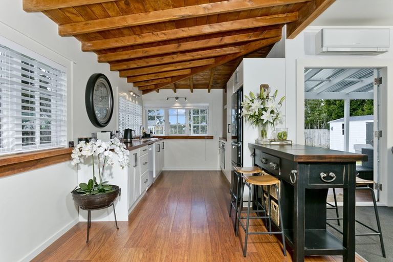 Photo of property in 16 Waitoki Road, Waitoki, Kaukapakapa, 0871