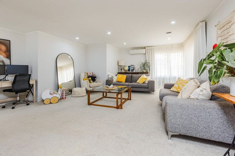 Photo of property in 2/172 Motatau Road, Papatoetoe, Auckland, 2025