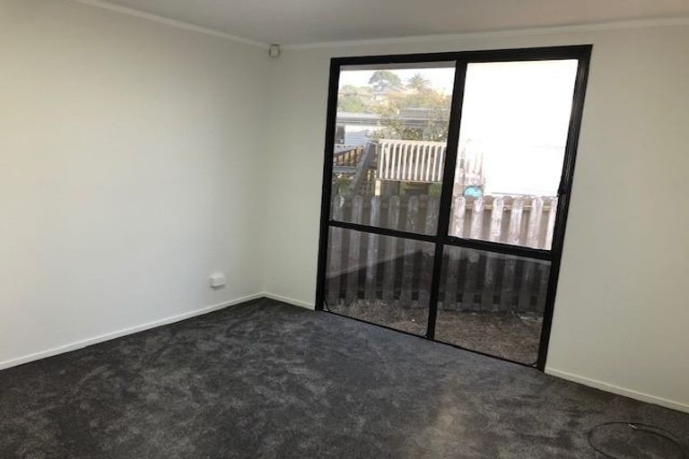 Photo of property in 30 Devonshire Road, Unsworth Heights, Auckland, 0632