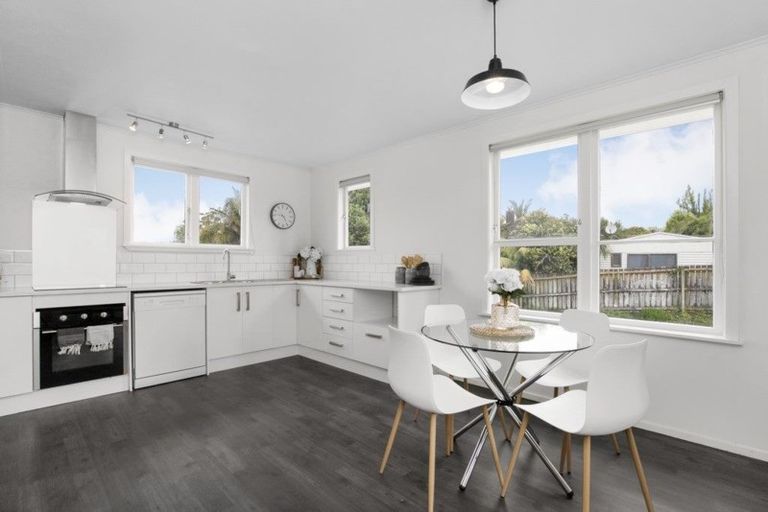 Photo of property in 10 Olive Street, Manurewa, Auckland, 2102