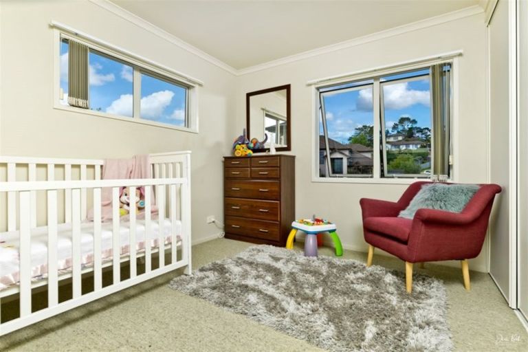 Photo of property in 27a Sapperton Drive, Henderson, Auckland, 0612