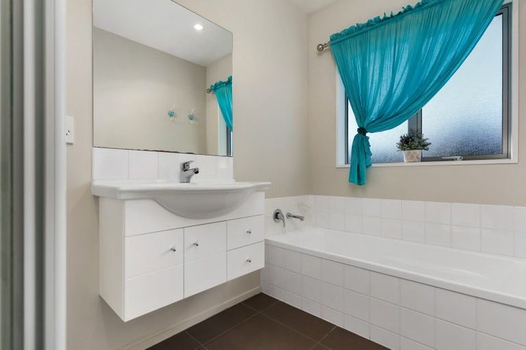 Photo of property in 11 Melville Crescent, Rolleston, 7614
