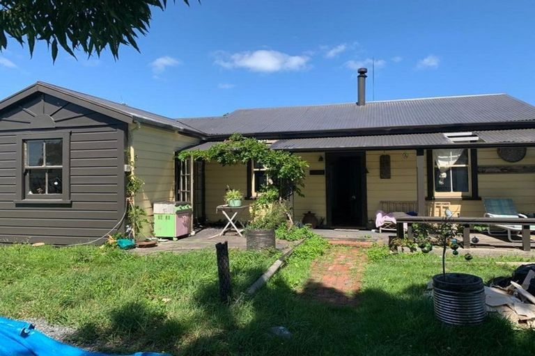 Photo of property in 43 Flower Street, Bulls, 4818