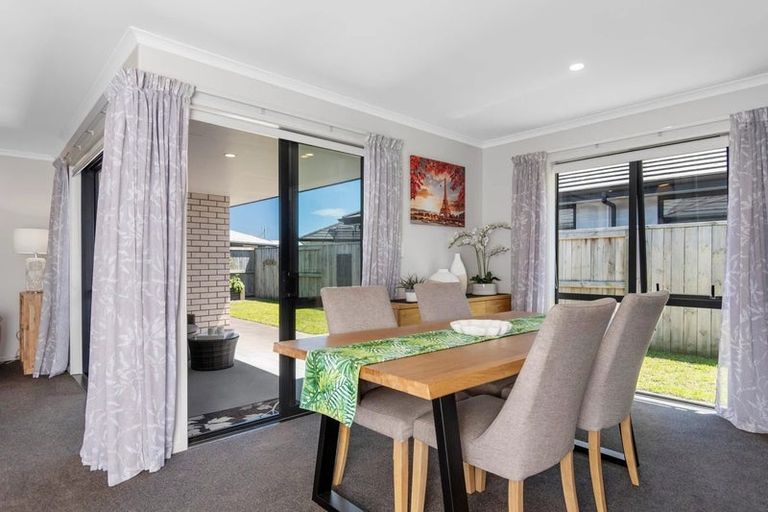 Photo of property in 18 Bill Miller Drive, Papamoa, 3118