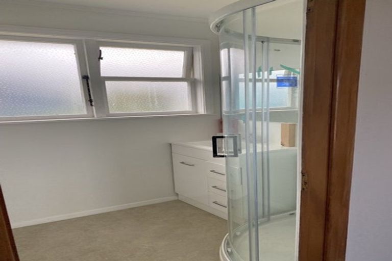 Photo of property in 16 Winchester Street, Levin, 5510