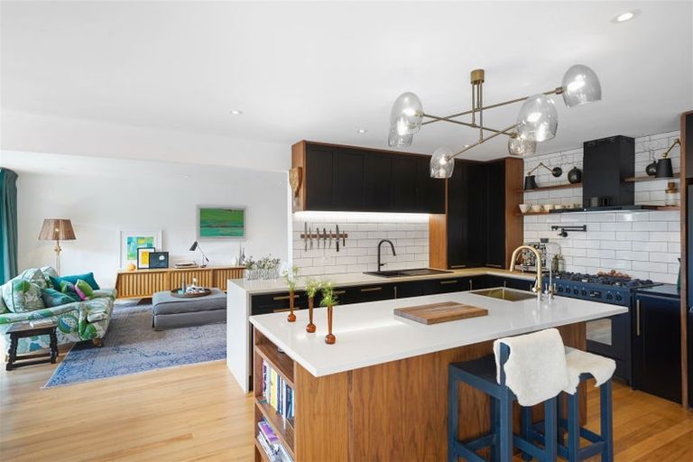 Photo of property in 42 Whitfield Street, Sumner, Christchurch, 8081