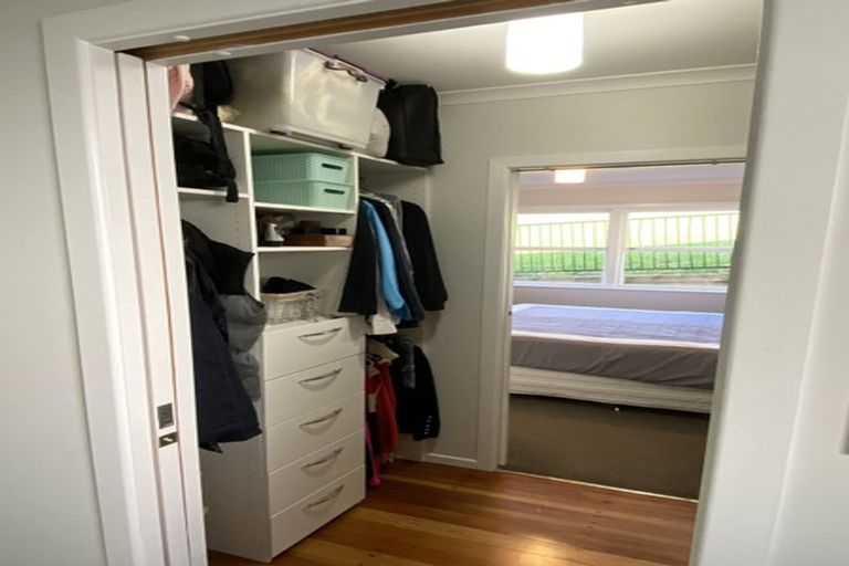 Photo of property in 8 Beswick Place, Birkdale, Auckland, 0626