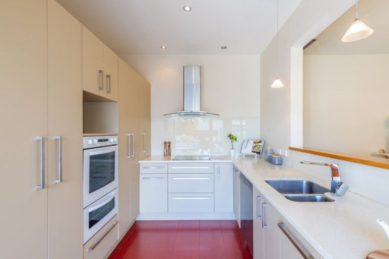 Photo of property in 11 Bay View Road, Moncks Bay, Christchurch, 8081