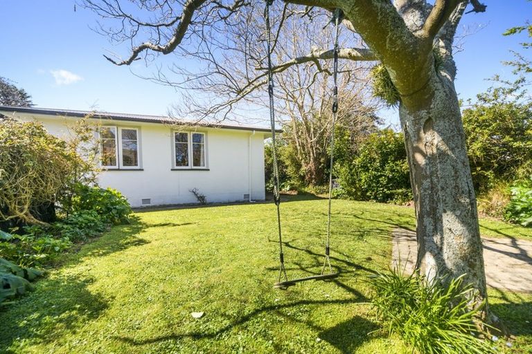 Photo of property in 1 Antrim Place, Hokowhitu, Palmerston North, 4410