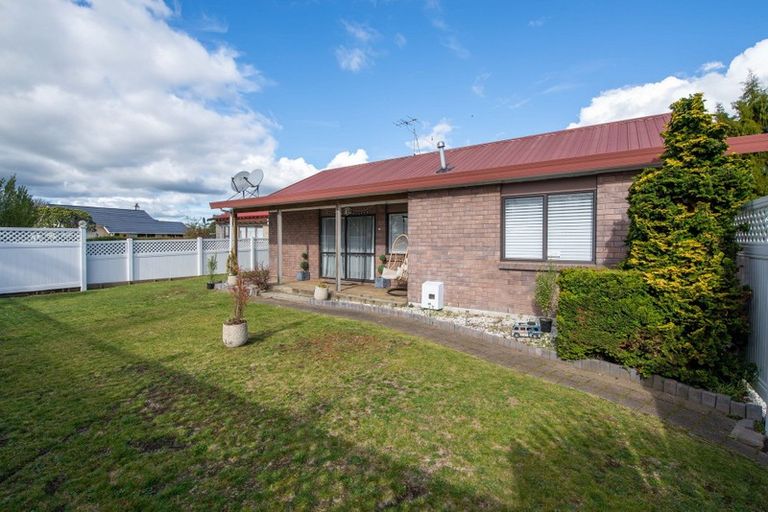 Photo of property in 18 Uta Street, Utuhina, Rotorua, 3015