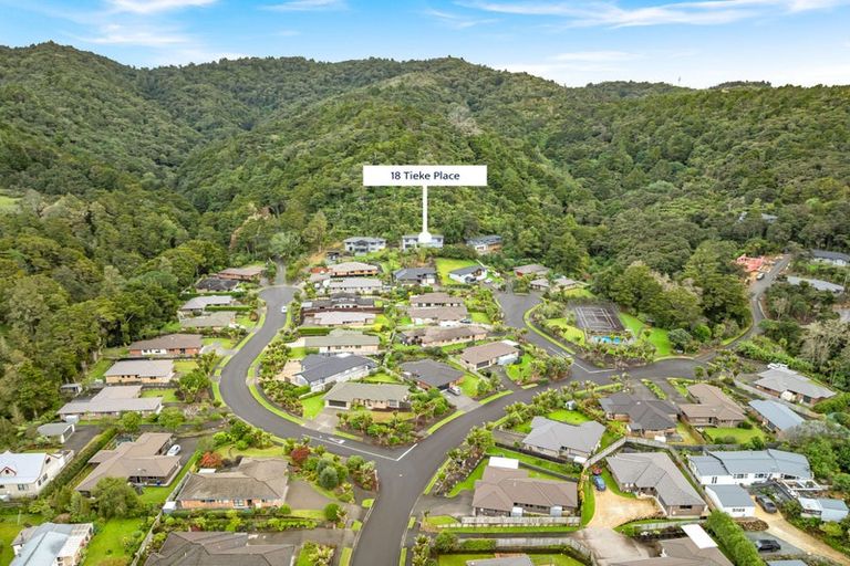 Photo of property in 18 Tieke Place, Horahora, Whangarei, 0110