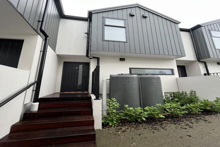 Photo of property in 2/48 Glen Road, Stokes Valley, Lower Hutt, 5019