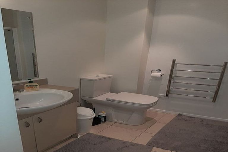 Photo of property in 2/1 Opito Way, East Tamaki, Auckland, 2013