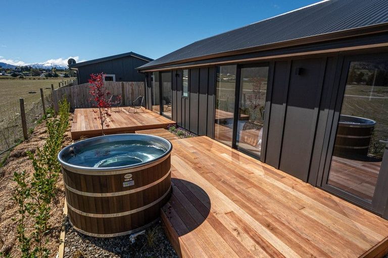 Photo of property in 191 Burdon Loop, Lake Hawea, 9382