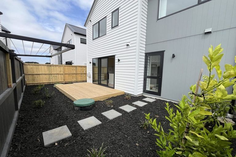 Photo of property in 8 Babos Avenue, Kumeu, 0810