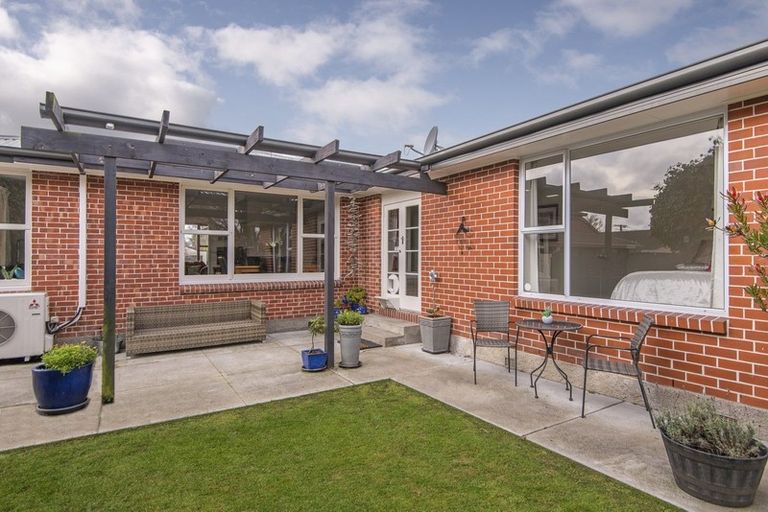 Photo of property in 11 Croziers Road, St Albans, Christchurch, 8052