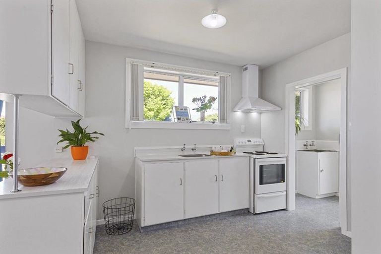 Photo of property in 1/17 Tyrone Street, Belfast, Christchurch, 8051