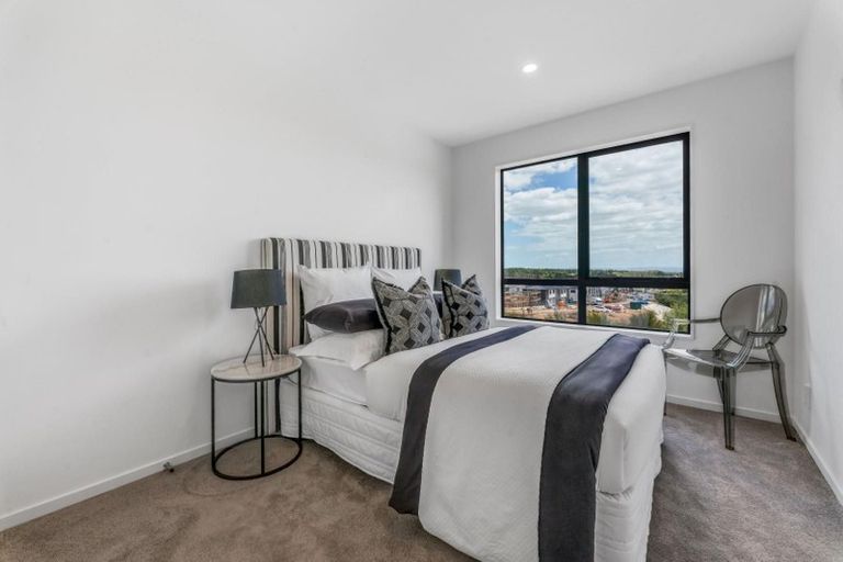 Photo of property in 28 Matahae Drive, Flat Bush, Auckland, 2019