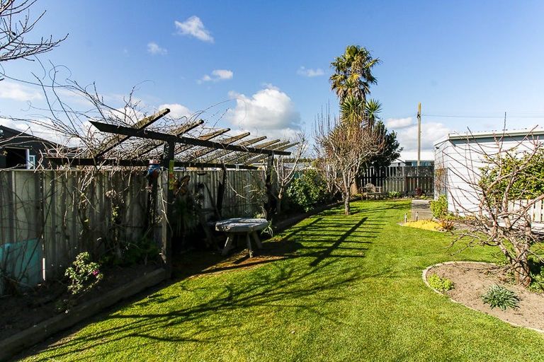 Photo of property in 8b Te Awa Street, Foxton Beach, Foxton, 4815