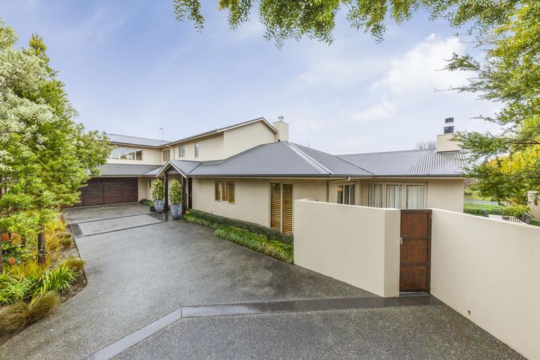 Photo of property in 17a Montgomery Terrace, Hokowhitu, Palmerston North, 4410