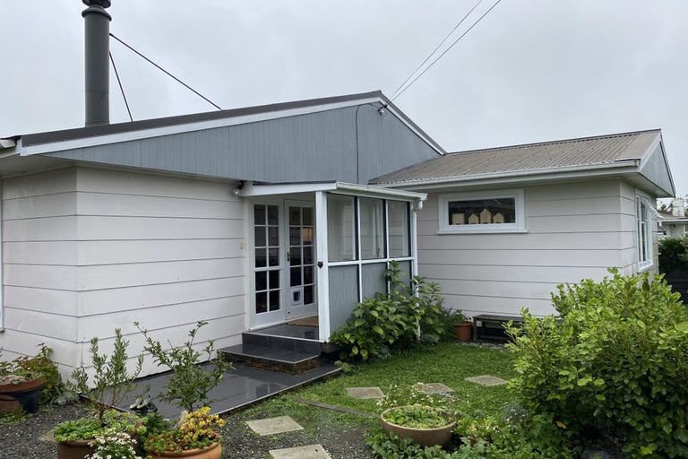 Photo of property in 29 Wallace Street, Featherston, 5710