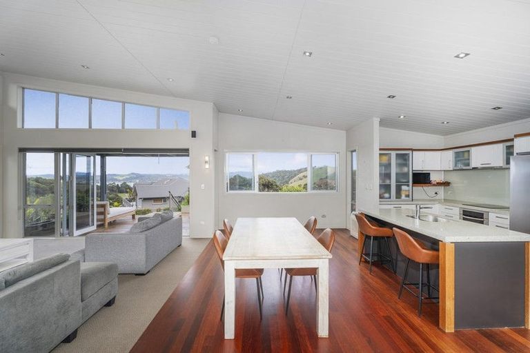 Photo of property in 50 Tarapatiki Drive, Whitianga, 3510