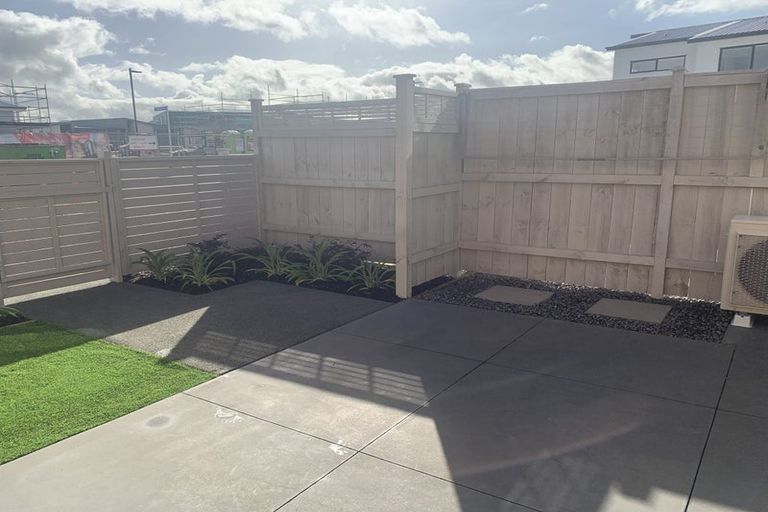 Photo of property in 6 Gosper Road, Takanini, 2112