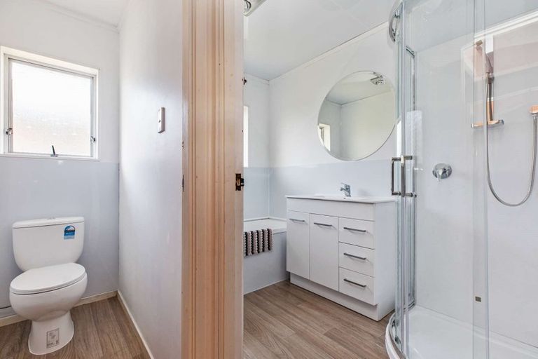 Photo of property in 2/17 Berwyn Avenue, Takanini, 2112