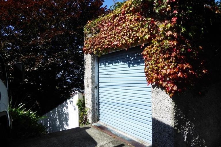 Photo of property in 35 Central Terrace, Kelburn, Wellington, 6012