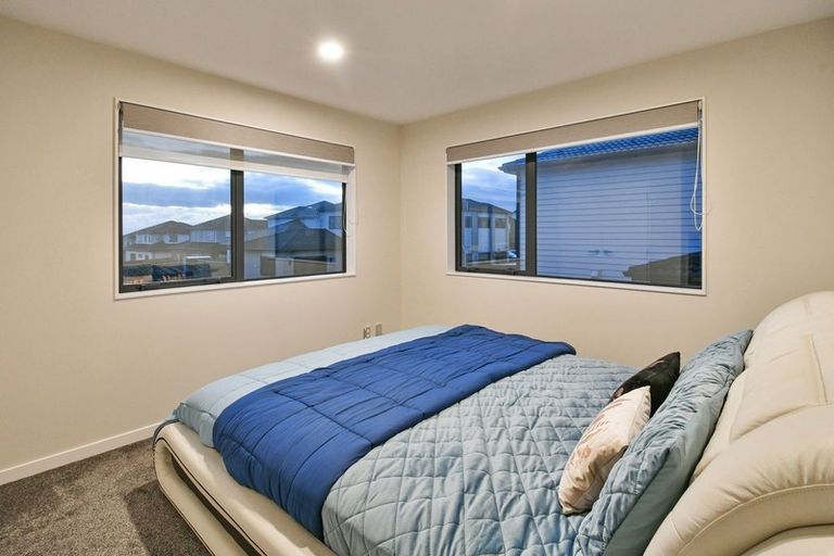 Photo of property in 76 Twin Parks Rise, Papakura, 2110