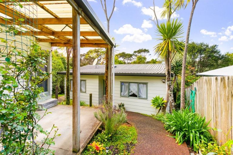 Photo of property in 24 Withers Road, Glen Eden, Auckland, 0602